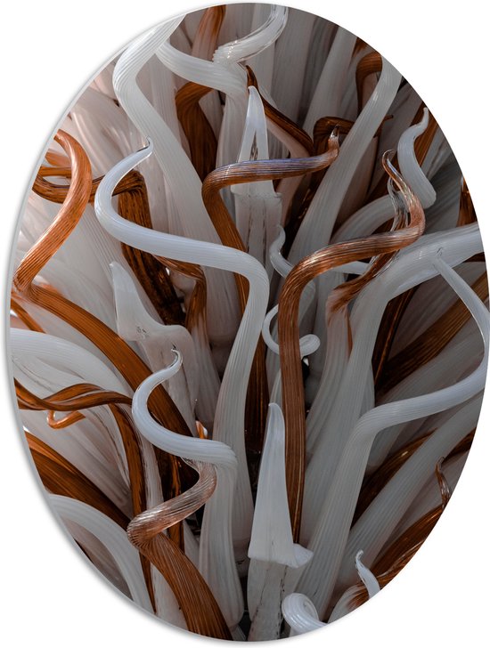 PVC Schuimplaat Ovaal - Abstracte Bruine en Witte Kronkels - 42x56 cm Foto op Ovaal (Met Ophangsysteem)