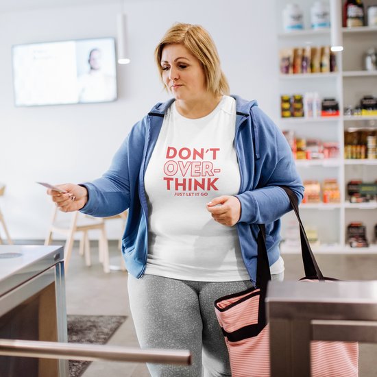 Chemise - Ne réfléchissez pas trop - Wurban Wear | Chemise drôle | Fitness | T-shirt unisexe | Motivation | Poids | Yoga | Sac de sport | Tapis de yoga | Blanc