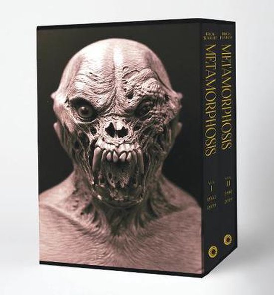 Boekomslag met een gedetailleerde sculptuur van een monsterlijk hoofd met scherpe tanden en gemarteld gezicht. "METAMORPHOSIS" staat verticaal.