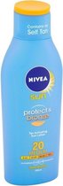 NIVEA SUN Protect&Bronze Activeert Het Bruiningsproces - Directe Bescherming - SPF20 - Water Resistant - 200 ml