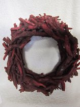 Krans van takken in rood, diameter is 46 cm