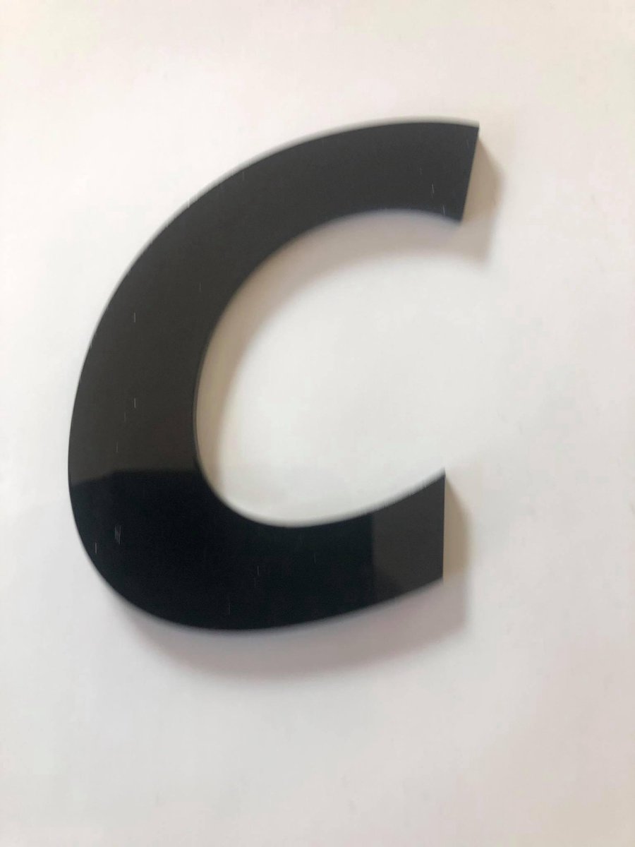 Huisnummer Zwart plexiglas/Acrylaat letter C