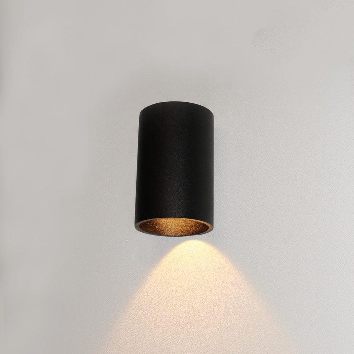 Wandlamp Brody 1 Zwart - Ø7,2cm - LED 4W 2700K 360lm - IP54 - Dimbaar > wandlamp binnen zwart | wandlamp buiten zwart | wandlamp zwart | buitenlamp zwart | muurlamp zwart | led lamp zwart | sfeer lamp zwart | design lamp zwart