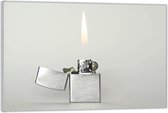 Acrylglas –Zilveren Aansteker op Witte Achtergrond– 120x80 (Wanddecoratie op Acrylglas)