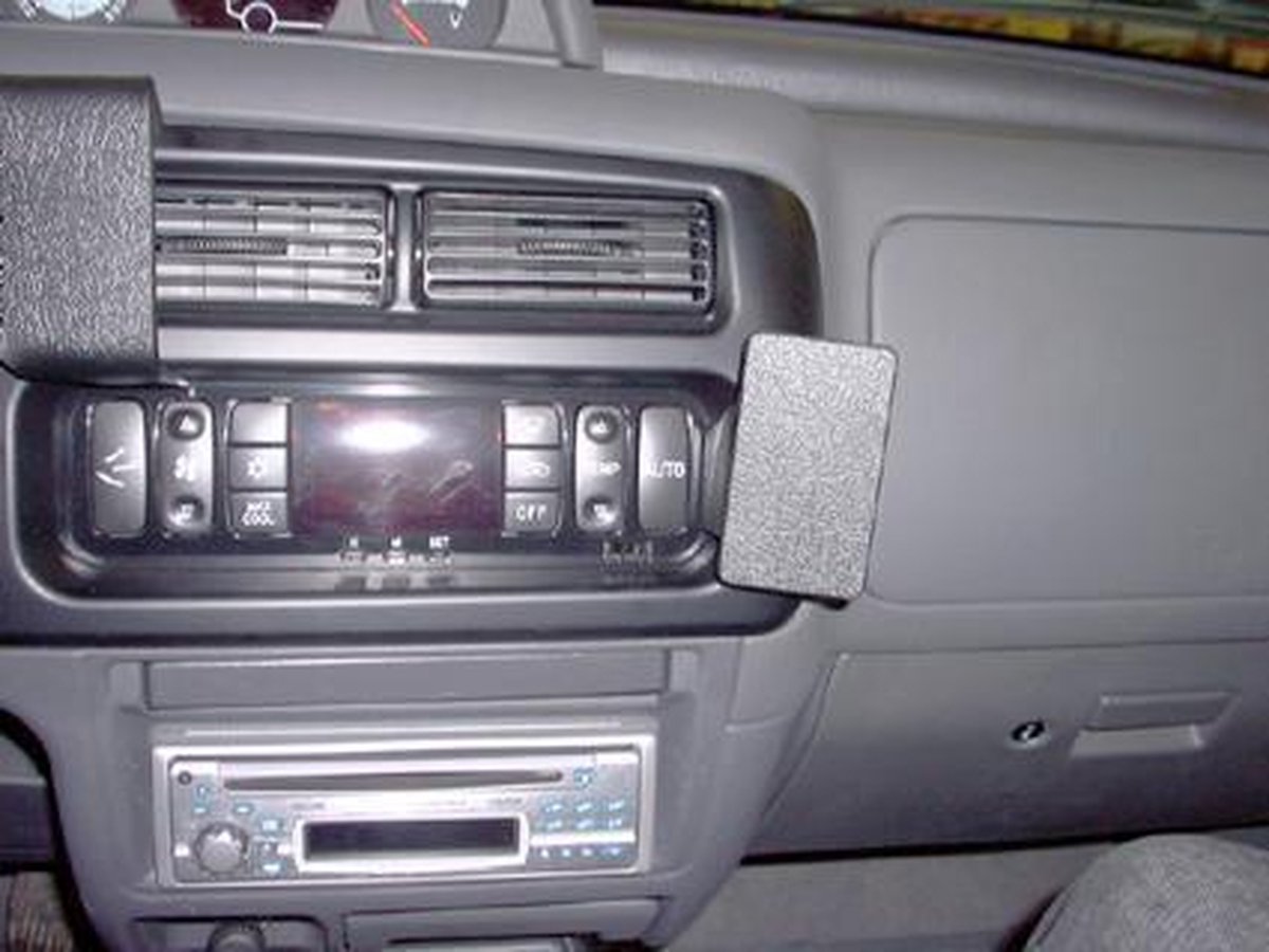 Brodit ProClip houder geschikt voor Mitsubishi L200 1997-2005 Angled mount