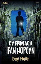 Cyfres Strach: Cyfrinach Ifan Hopcyn