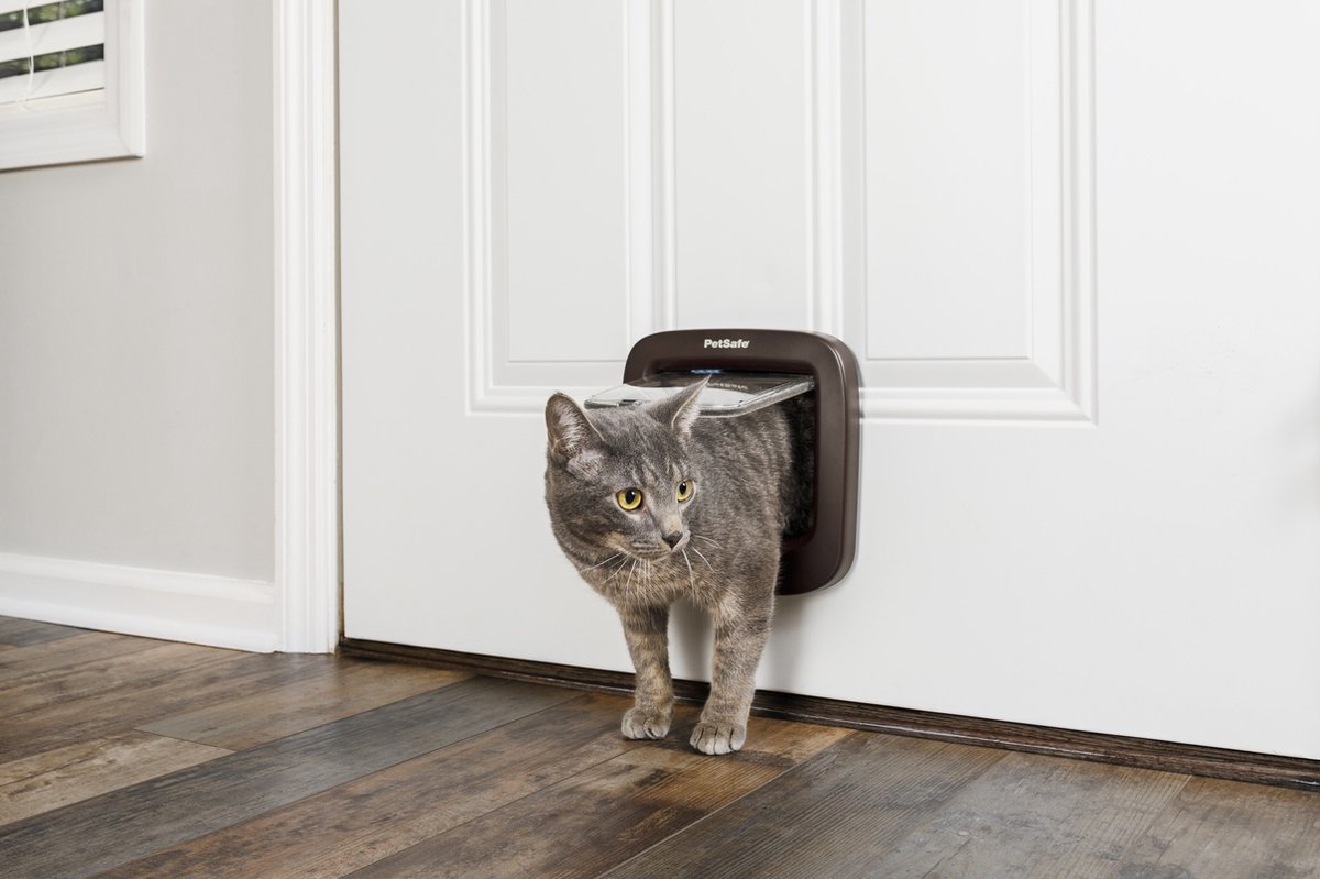 Petsafe® Manual Locking Cat Flap Met 4-Standen – Wit Of Bruin – Voor Katten Tot 7 Kg – Bruin