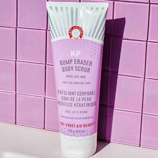 First Aid Beauty KP Bump Eraser Body Scrub 10 AHA 226 gr