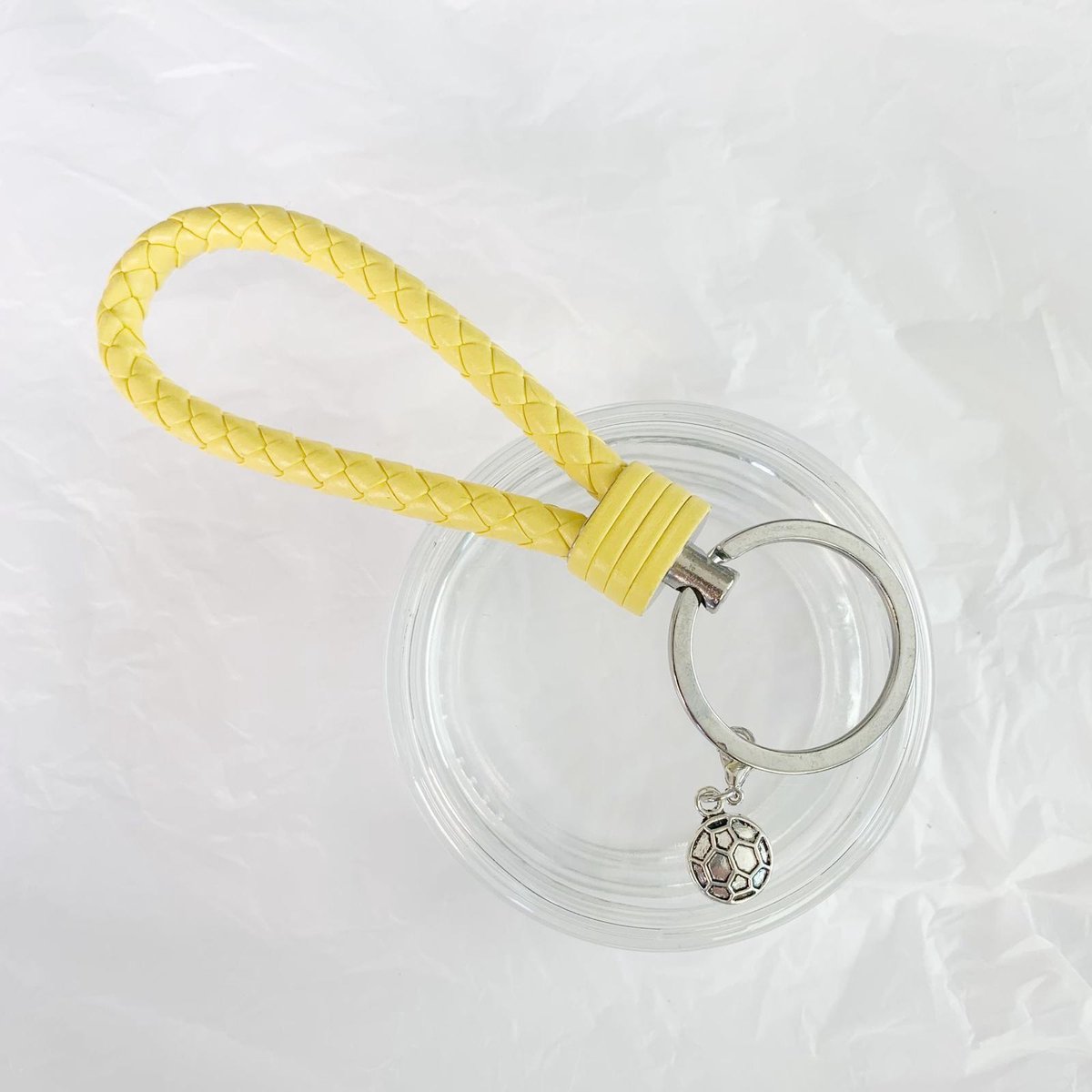 Sleutelhanger - Geel - Handbal - Voetbal - Bal - Sport - Hanger - Leer - Kleur - Sportsieraad - Sieraad - Sportsieraden - Sieraden - Team - Team Kado