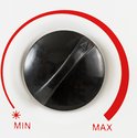 Zwarte draaiknop met rode markeringen voor min en max.