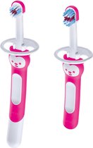 MAM - baby tandenborstel - set van 2 tandenborstels- stimuleert zelf tandenpoetsen - roze - Eén tandenborstel voor samen poetsen en één voor zelfstandig poetsen
