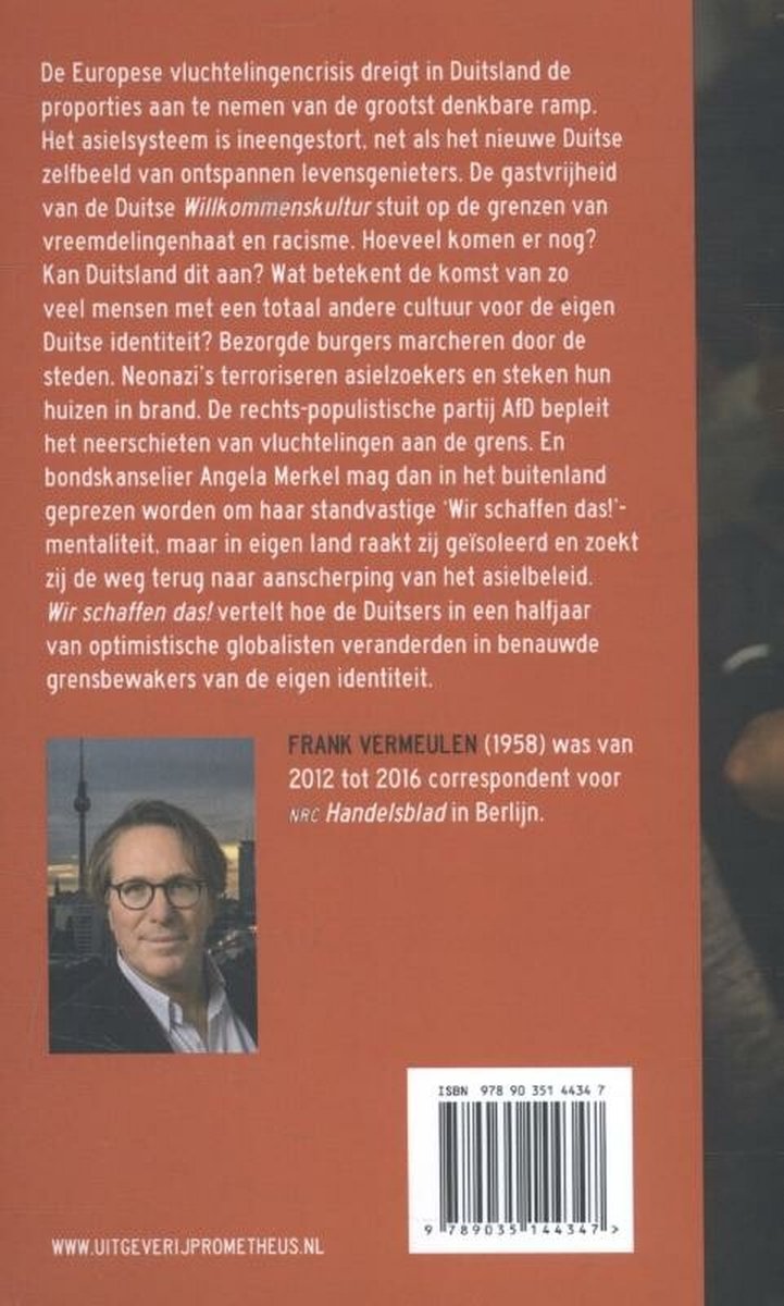 Achterkant boek 'Wir schaffen das!' met tekst over de vluchtelingencrisis en een foto van Frank Vermeulen.