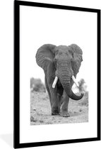 Fotolijst incl. Poster Zwart Wit- Tegemoetkomende olifant - zwart wit - 60x90 cm - Posterlijst - Kerstversiering - Kerstdecoratie voor binnen - Kerstmis