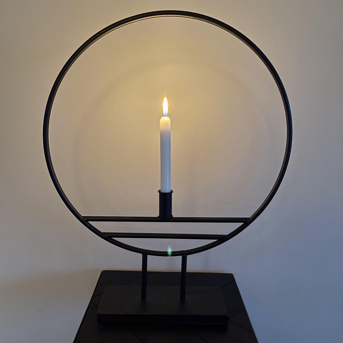 Natural Collections - Kaarshouder "Standing Circle" - 57 cm - metaal zwart