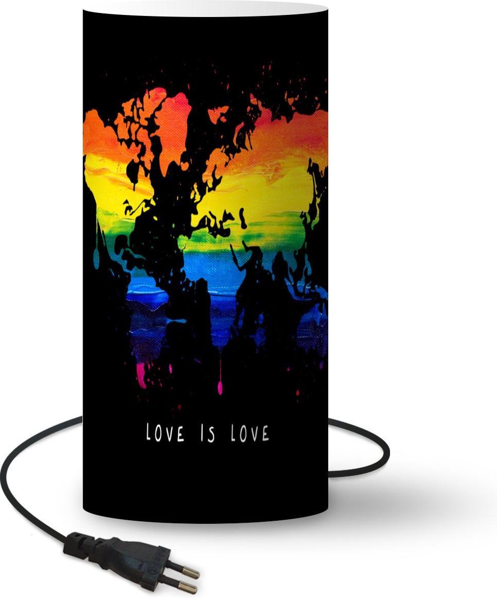 Lamp - Nachtlampje - Tafellamp slaapkamer - Wereldkaart - Pride - Liefde - 33 cm hoog - Ø15.9 cm - Inclusief LED lamp