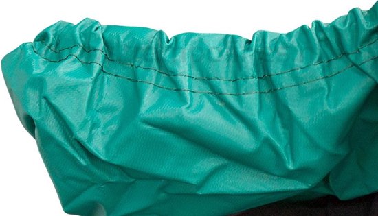 Elastische zoom van groene trampoline beschermhoes met dubbele stiksels