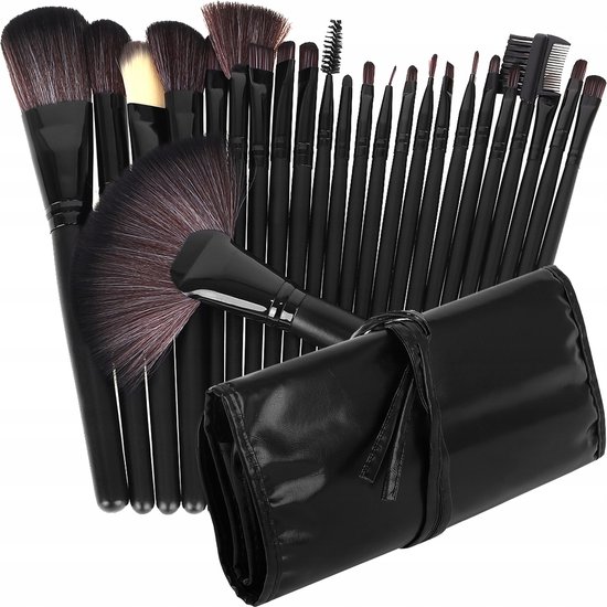 Een set van 24 zwarte make-up kwasten met verschillende maten en vormen, deels in een opgerold zwart etui.