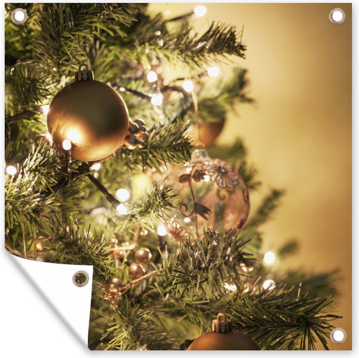 Tuinposters Een kerstboom met kleurrijke kerstballen - 50x50 cm - Tuindoek - Buitenposter