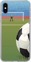 Geschikt voor iPhone Xs hoesje - Een illustratie van een voetbal op het veld in het stadion - Jongens - Meiden - Kids - Siliconen Telefoonhoesje