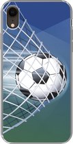 Geschikt voor iPhone XR hoesje - Een illustratie van een voetbal in het net -Jongens - Meisjes - Kinderen - Siliconen Telefoonhoesje