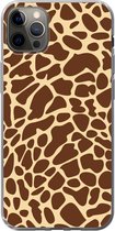 Geschikt voor iPhone 12 Pro Max hoesje - Dierenprint - Giraffe - Bruin - Siliconen Telefoonhoesje