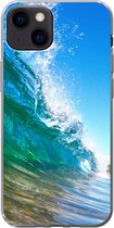 Geschikt voor iPhone 13 hoesje - Een close-up van een golf die breekt voor de kust van Hawaii - Siliconen Telefoonhoesje