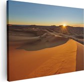 Artaza Canvas Schilderij Woestijn in de Sahara met een Opkomende Zon - 80x60 - Foto Op Canvas - Canvas Print