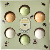Set van 6 kleinere bruisballen The Nectar Meadows Bee - Luxe Oranjebloesem & Honing Mini Badbruisballen met jojoba ol