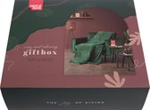 Mistral Home - Giftbox - Cadeau - Corduroy sherpa plaid 130x170 cm met theelichten en postkaarten - Donkergroen