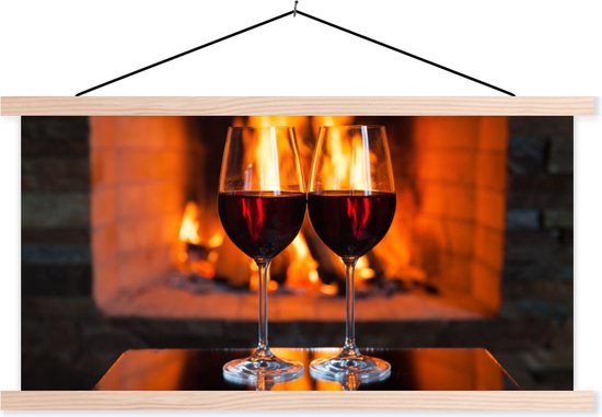 Posterhanger incl. Poster - Schoolplaat - Twee glazen rode wijn bij een open haard - 150x75 cm - Blanke latten