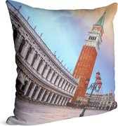 Campanile en een verlaten Piazza San Marco in Venetië - Foto op Sierkussen - 50 x 50 cm