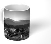 Mok - Panorama San Salvador en vulkanen - zwart wit - 350 ML - Beker