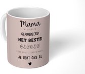 Mok - Koffiemok - Spreuken - Quotes Mama Je Hebt Ons Al - Moederdag cadeau voor mama - Roze - Mokken - 350 ML - Beker - Koffiemokken - Theemok - Mok met tekst