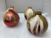 4 hand painted kerstballen rood, goud, wit, glitter