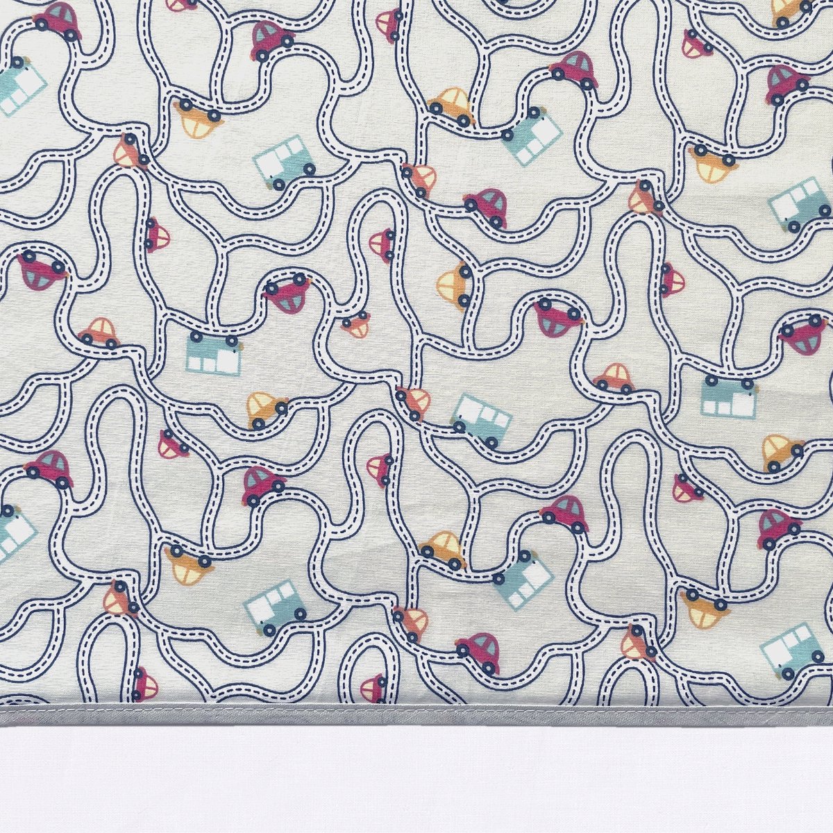 BINK Bedding Ledikantlaken Traffic Grey 100 x 150 cm - laken voor ledikant - lakentje - babylaken - auto - grijs - rood - geel - blauw