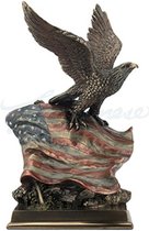 Maddeco - adelaar met usa vlag - bronskleurig beeldje