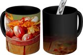 Magische Mok - Foto op Warmte Mok - Een mand van appels in de herfst - 350 ML
