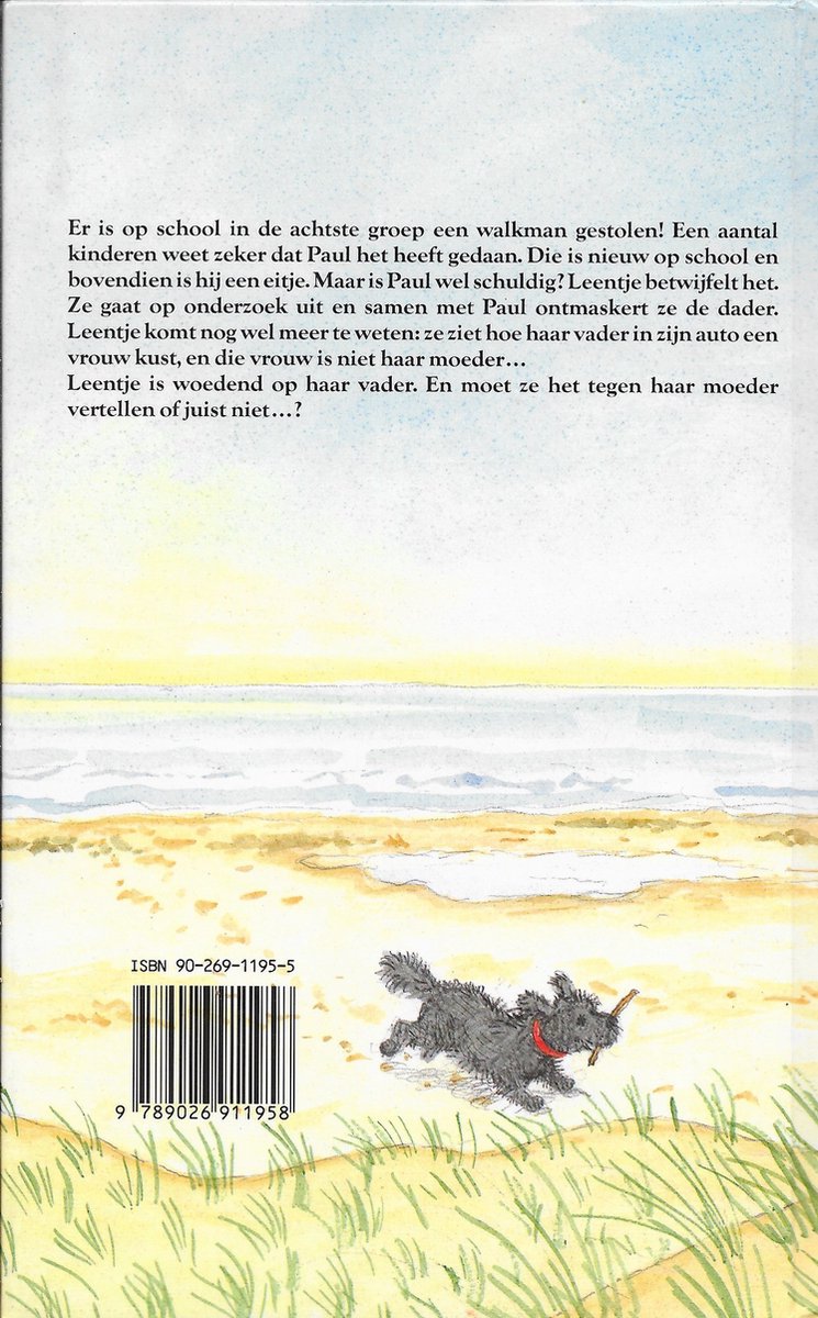 Achterkant van het boek 'Verdriet met mayonaise'. Een hondje met een stokje op een zonnig strand.