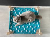 Kat verwennen? Schattig, comfortabel hangmatje - blauw met witte wolkjes
