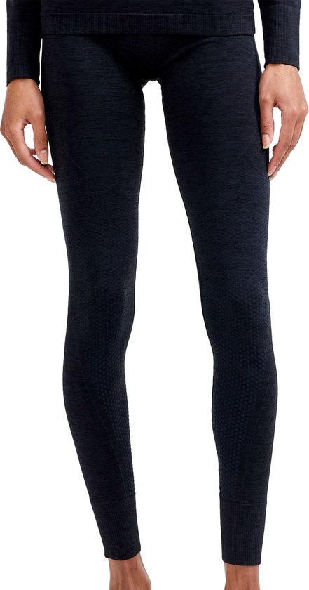 Dames die een donkergrijze thermobroek met structuur dragen.