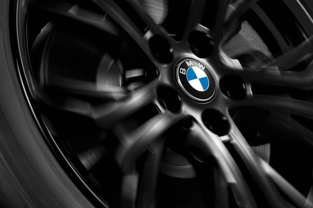 Tip: Set van 4 Originele BMW naafdoppen 56mm - Vaststaand - Dynamisch OEM Product logo embleem originele velgen banden wielen vaststaand