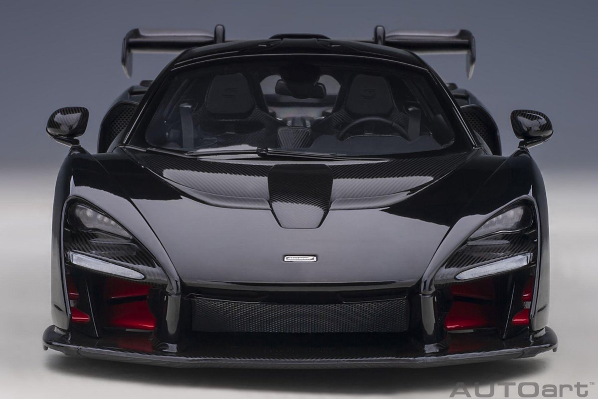 AutoArt 1/18 McLaren Senna - Stealth Cosmos (zwart metallic)