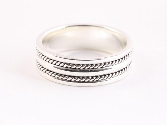 Zilveren ring met kabelpatronen - maat 22.5