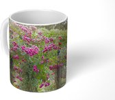 Mok - roze rozen groeien als planten in de wilde natuur - 350 ML - Beker