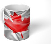 Mok - Koffiemok - Close-up van de vlag van Canada - Mokken - 350 ML - Beker - Koffiemokken - Theemok
