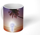 Mok - Silhouet van palmbomen bij zonsondergang - 350 ML - Beker