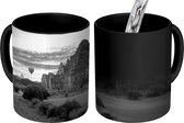 Magische Mok - Foto op Warmte Mok - Tempelcomplex in Pagan in Myanmar - zwart wit - 350 ML