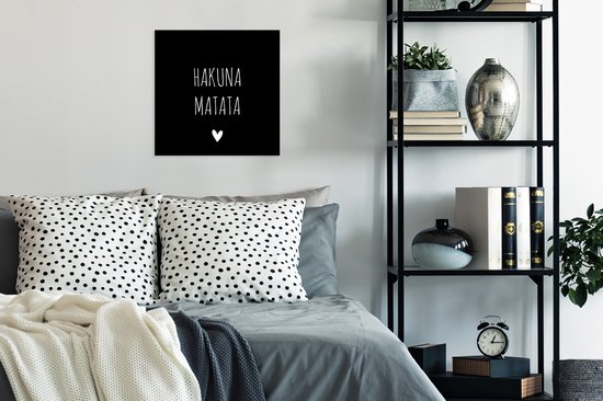 Affiche avec cadre Citation hollandaise : 'Hakuna Matata' avec coeur blanc sur fond noir - 40x40 cm