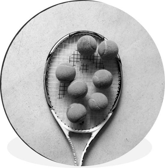 WallCircle - Wandcirkel - Muurcirkel - Tennisracket met veel tennisballen - zwart wit - Aluminium - Dibond - ⌀ 90 cm - Binnen en Buiten