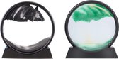Bewegende Zandkunst - Combi Zwart + Groen - Zandloper - 3D Decoratie in Glas - Rust & Ontspannen - Thuis of kantoor - Desktop en bureau - Sand Art - 18 cm